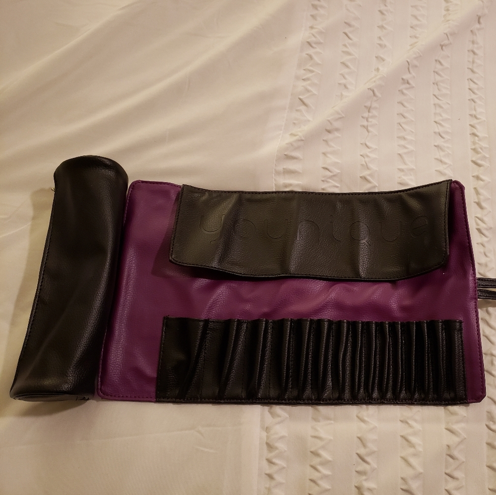 Younique Makeup Brush Roll